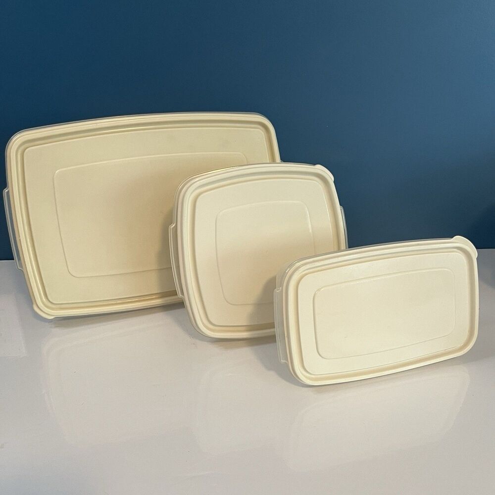 Vintage Rubbermaid Servin Saver Lot Of 3 Containers #2, 7, 11 Rectangle & Square